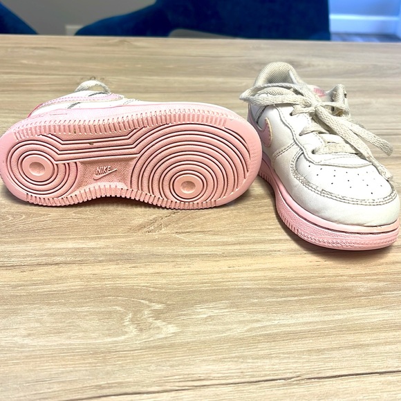 Nike Air Force 1 Low - Picture 3 of 4